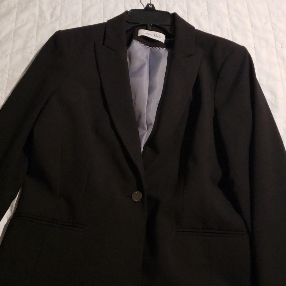 Blazer - Picture 2 of 2